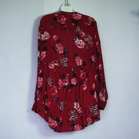 Torrid Top Size 1 1X Plus Burgundy Floral New NWT - Picture 2 of 3